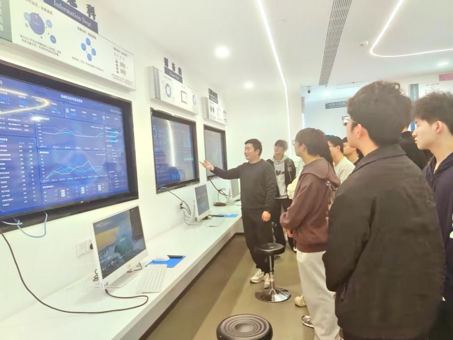 信息工程學院“就業能力提升培訓班”開班儀式順利舉行，助力學子在信息科技領域騰飛